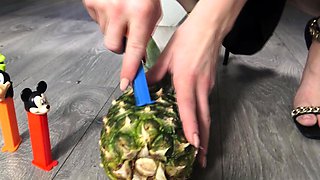 redhead bimbo teen crush cake and pee on it