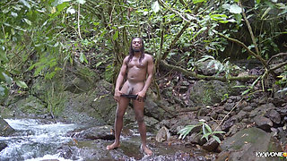 Cuckold Boyfriend Organizes Threesome at River