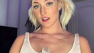 DAISY RAE HELPS YOU STROKE YOURSELF BEFORE BED