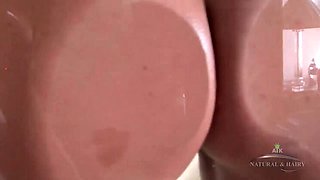 Nikki Daniels' Extended Masturbation in High Definition Shower
