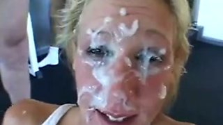 Amateur blonde mom gets her face covered with jizz