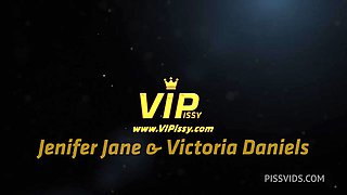 Sharing Showers with Victoria Daniels,Jenifer Jane by VIPissy - PissVids