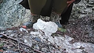 Nerdy Faery's Icy Outdoor Piss - Big Ass Canadian MILF with Glasses Peeing on Ice