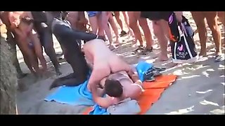 Sex on the beach with public