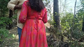 Hot Indian Housewife Laxi Ammu Gets Naughty Outdoor Public Sex With Apple Baby