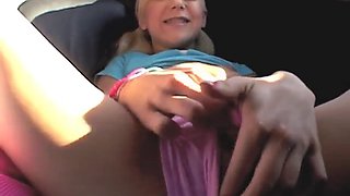 Lil Lexy masturbates in the back of a car