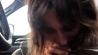 Hot American Girl Gives a Blowjob in the Car