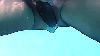 Diana Kalgotkina Dildoing Herself Underwater