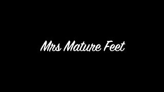 Mrs Mature Feet Allowing Her Nylon Friend to Wank Over Her 479