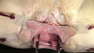 Deep Keely Extreme Pussy Gape - Big Labia Spread Wide with Dildo Insertion & Squirting Close Up
