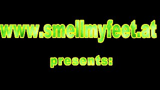 goddess glorias foot sniffing slave