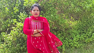 Beautiful Bengali Girl Boobs Show in Outdoor with Her Boyfriend