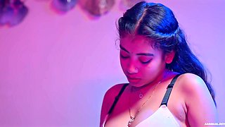 Passionate beauty explores intense double pleasure in her private encounter
