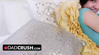 Dadcrush - wrong number! kinky stepdaughter sends her stepdad nudies by error and makes him jizz