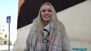 Amber Jayne's Wild Passion in Public Naughty Ride