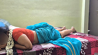 Hot Body Cheating Desi Aunty in Saree Blouse