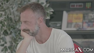 MARISKAX Zaawaadi gets nailed while visiting a cafe