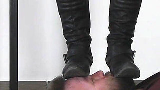 Sydney Crushed a Slave's Face with a Boot