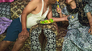 Bhabhi Ne Electric Man Ko Khurbuja Khlya Xvideo Romance