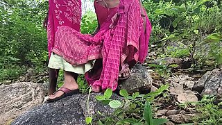 Jungle Mein Apni Biwi Ko Chodte Hue – Desi Bhabhi Ka Romantic Blowjob (Xtremee)