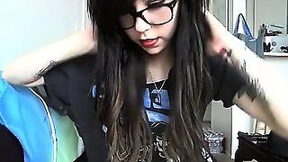 Awesome emo gf plays in front of the webcam