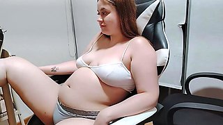 Nicole Stuffing Her Filthy Self and Getting All Greased up