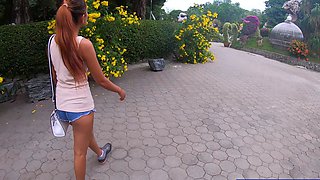 Crocodiles munching and making his amateur Thai GF cum hard