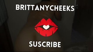 Horny Girl Has a Squirt on Her Clothes