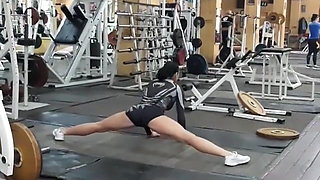 Sexy Ukrainian MMA Fighter Elena Ovchynnikova Gym Stretching