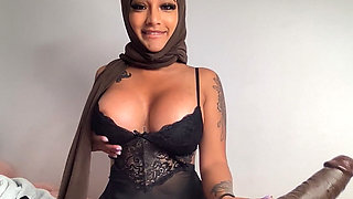 Hijabi Solo Scene with BBC Dildo
